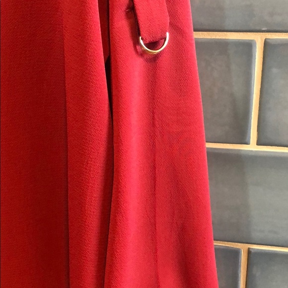 Maroon blouse size large cinch able sleeves - Picture 4 of 5